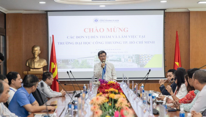 Trường Đại học Công Thương Thành phố Hồ Chí Minh trong một buổi ký kết hợp tác với các doanh nghiệp. Ảnh: website nhà trường. cong-thuong.jpg