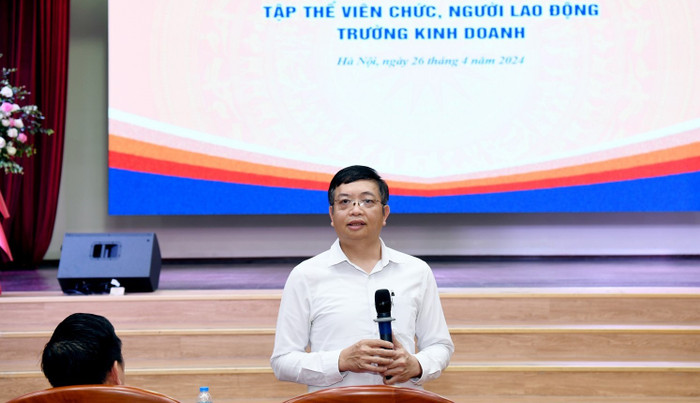 Phó Giáo sư, Tiến sĩ Tạ Văn Lợi - Hiệu trưởng Trường Kinh doanh, Đại học Kinh tế Quốc dân. Ảnh website nhà trường. thay-loi.jpg