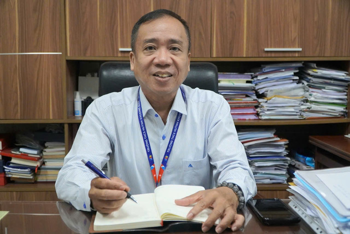 Thầy Cao Đức Khoa – Hiệu trưởng Trường Trung học cơ sở Huỳnh Khương Ninh (Quận 1, Thành phố Hồ Chí Minh). Ảnh: NVCC. d01cb8fd4f3dfa63a32c.jpg