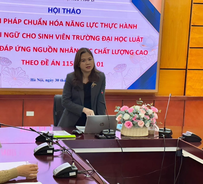 Tiến sĩ Đinh Thị Phương Hoa - Trưởng khoa Khoa Ngoại ngữ Pháp lý, Trường Đại học Luật Hà Nội. Ảnh: website nhà trường. snapedit-1756132274679.jpg