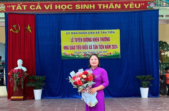 Cô Phùng Thị Trại – Hiệu trưởng Trường Mầm non Tân Tiến (huyện Bảo Yên, tỉnh Lào Cai). Ảnh: NVCC. co-trai-1.jpg