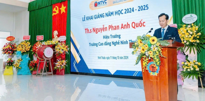 Thạc sĩ Nguyễn Phan Anh Quốc – Hiệu trưởng Trường Cao đẳng nghề Ninh Thuận (tỉnh Ninh Thuận). Ảnh: NVCC. thay-quoc.jpg