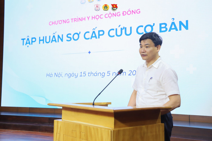Phó Giáo sư, Tiến sĩ, Bác sĩ Lê Đình Tùng - Phó Hiệu trưởng Trường Đại học Y Hà Nội. Ảnh: website nhà trường. thay-tung-1.jpg