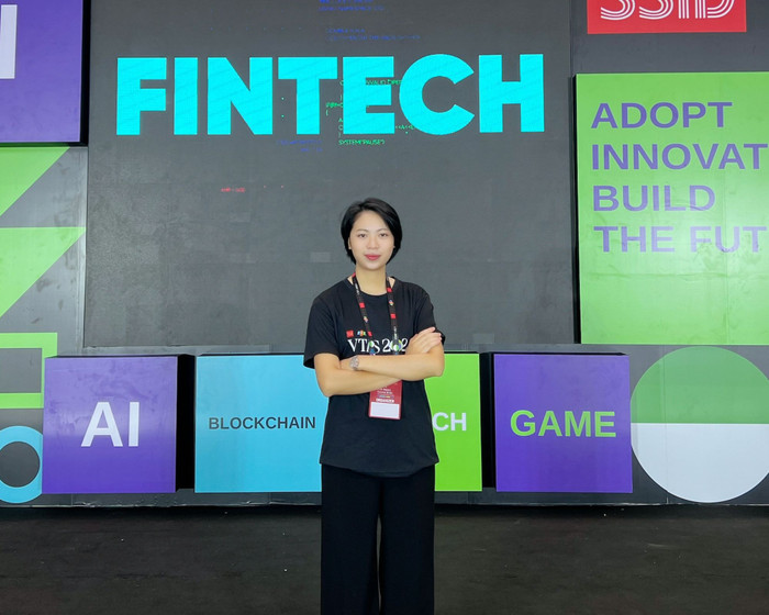 Trần Phương Duyên trong vai trò ban tổ chức tại chương trình Vietnam Tech Impact Summit 2024. Ảnh: NVCC. thiet-ke-chua-co-ten-3.jpg