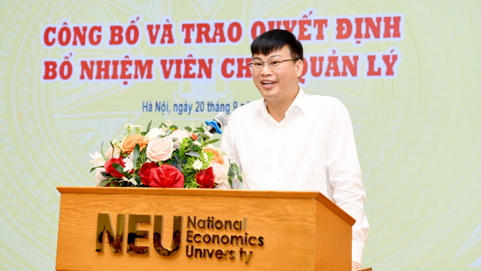 Phó Giáo sư, Tiến sĩ Lê Quang Cảnh - Viện trưởng Viện Phát triển bền vững, Đại học Kinh tế Quốc dân. Ảnh: website nhà trường. mau-kem-khung-hinh-cuoi-anh-bia-facebook.png