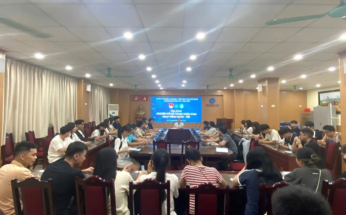 Trường Đại học Mỏ - Địa chất tổ chức Toạ đàm chuyển đổi số trong triển khai hoạt động Đoàn - Hội. Ảnh website nhà trường. snapedit-1755324526272.jpg
