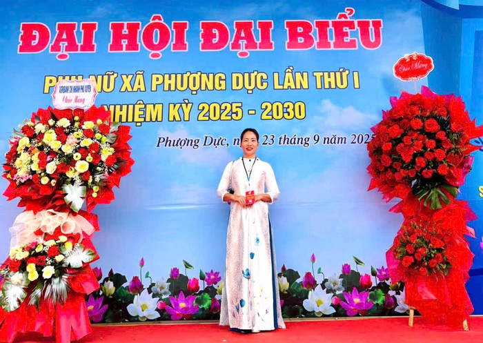 Bà Đặng Thị May - Chủ cơ sở sản xuất cơ khí may võng xép (xã Phượng Dực, Hà Nội). Ảnh: NVCC. chi-may.jpg