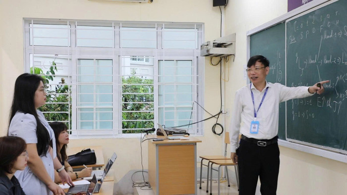Phó Giáo sư, Tiến sĩ, Giảng viên cao cấp Cao Cự Giác - Phó Trưởng khoa, Khoa Hóa học, Trường Đại học Vinh. Ảnh: NVCC. fb1e8a73d6225b7c0233.jpg