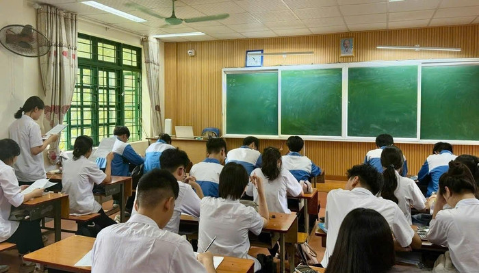 Học sinh lớp 12, Trường Trung học phổ thông Chuyên Lào Cai (tỉnh Lào Cai) trong một buổi học ôn thi tốt nghiệp. Ảnh: NVCC. snapedit-1749520742123.jpg