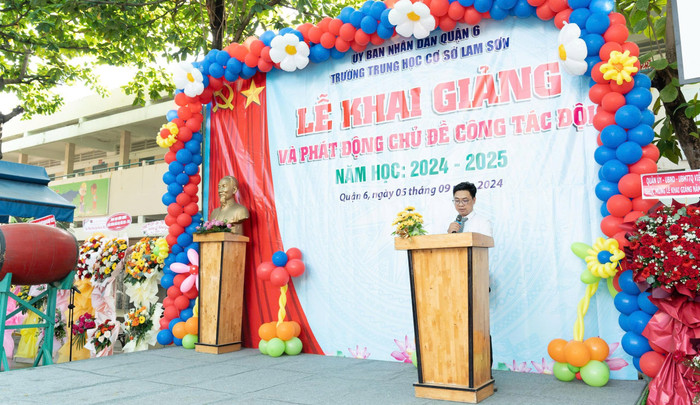 Thầy Lưu Hồng Phong – Hiệu trưởng Trường Trung học cơ sở Lam Sơn (Quận 6, Thành phố Hồ Chí Minh). Ảnh: NVCC. 5f62125914bfa1e1f8ae.jpg