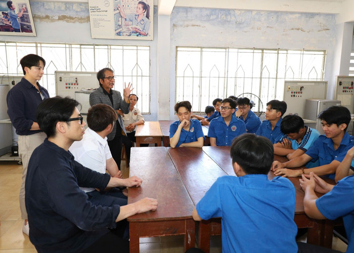 Sinh viên Trường Cao đẳng nghề Ninh Thuận trong một buổi giao lưu, tìm hiểu cơ hội việc làm với Công ty cổ phần SHINNI (Tập đoàn MATSU – Nhật Bản). Ảnh: NTCC. sv-truong-ninh-thuan.jpg