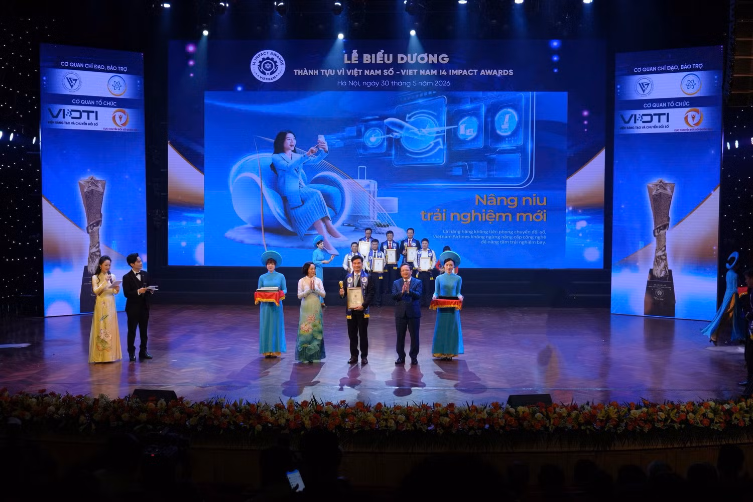 anh-3-he-sinh-thai-so-vietnam-airlines-digital-sky-dat-giai-hang-muc-dich-vu-so-xuat-sac-i4-digital-service-innovation-award-tai-vietnam-i4-impact-awards-2026jpg.jpg