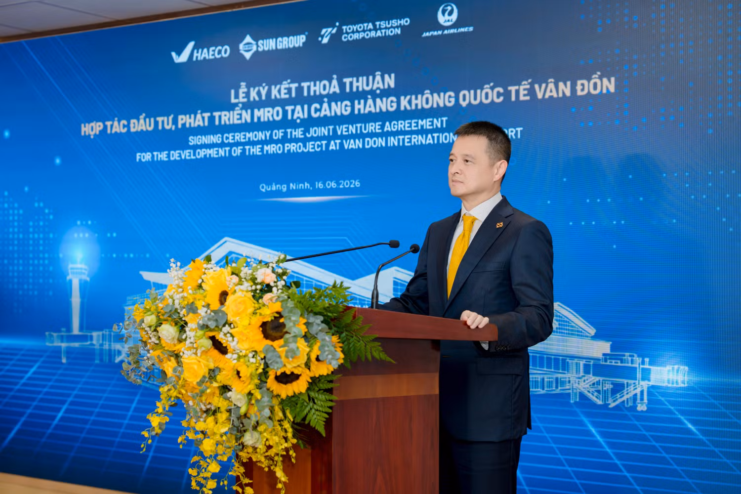 ong-dang-minh-truong-chu-tich-hdqt-tap-doan-sun-group.jpg