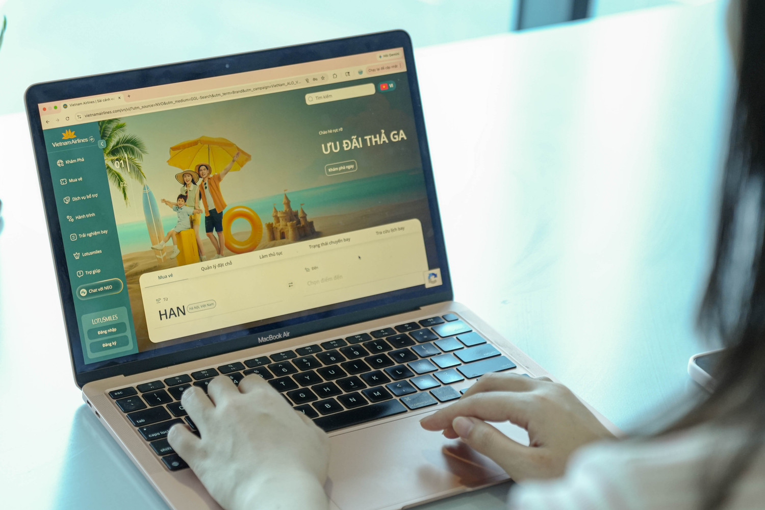 anh-3-vietnam-airlines-khuyen-nghi-hanh-khach-kiem-tra-ky-thong-tin-va-chi-thuc-hien-giao-dich-qua-website-ung-dung-di-dong-phong-ve-va-cac-dai-ly-chinh-thuc-cua-hang.jpg
