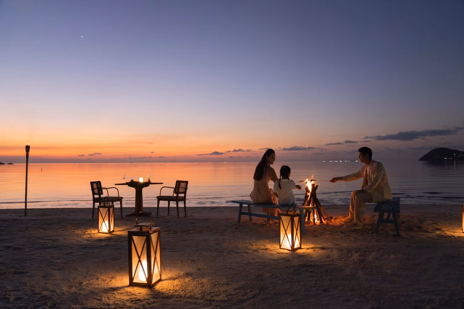Bãi Kem tại Nam đảo Phú Quốc là điểm đến nhiều trải nghiệm được khách gia đình yêu thích. Ảnh: New World Phu Quoc.