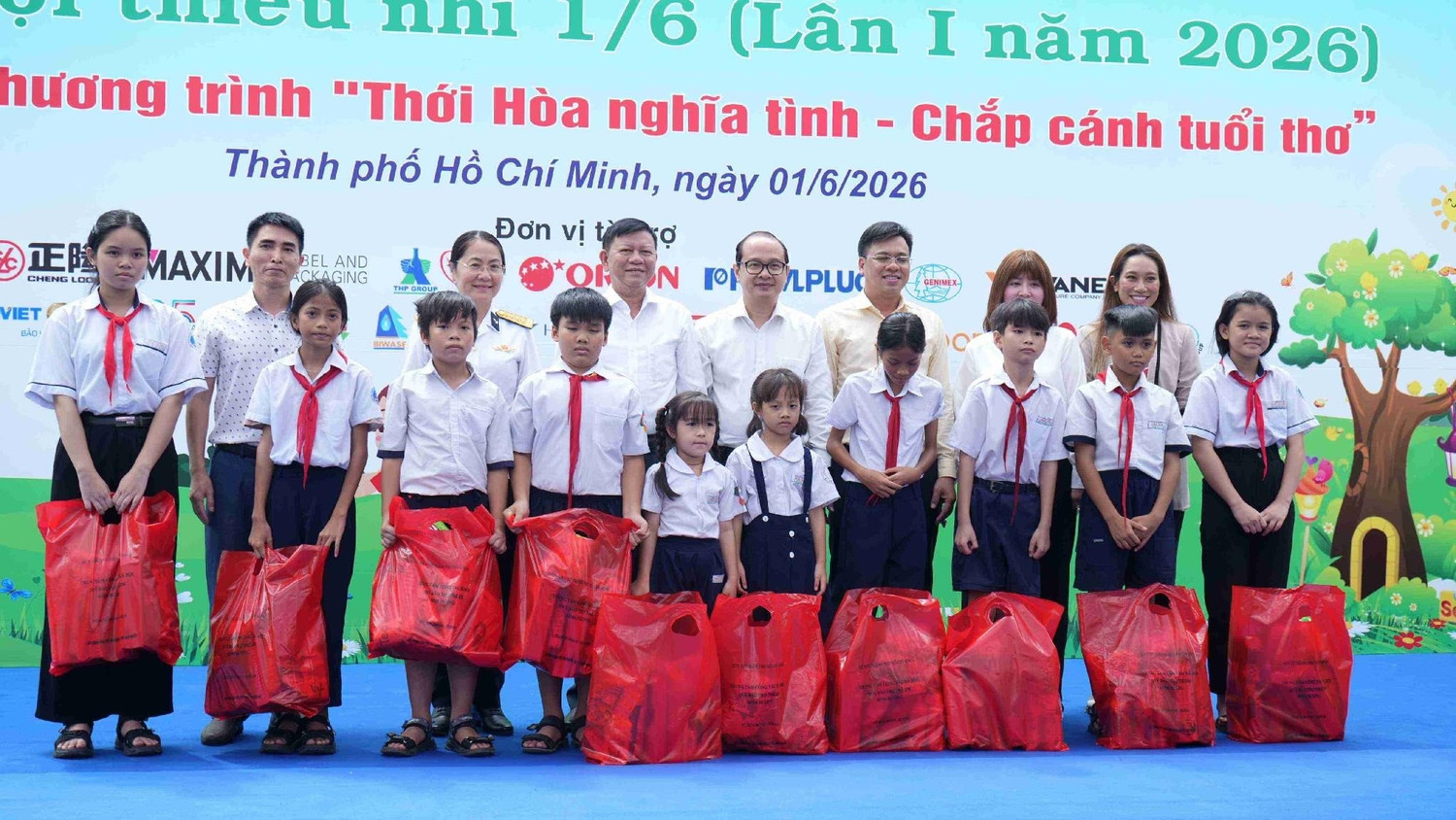 Các em nhỏ phường Thới Hòa - Thành phố Hồ Chí Minh trong ngày hội của tuổi thơ.