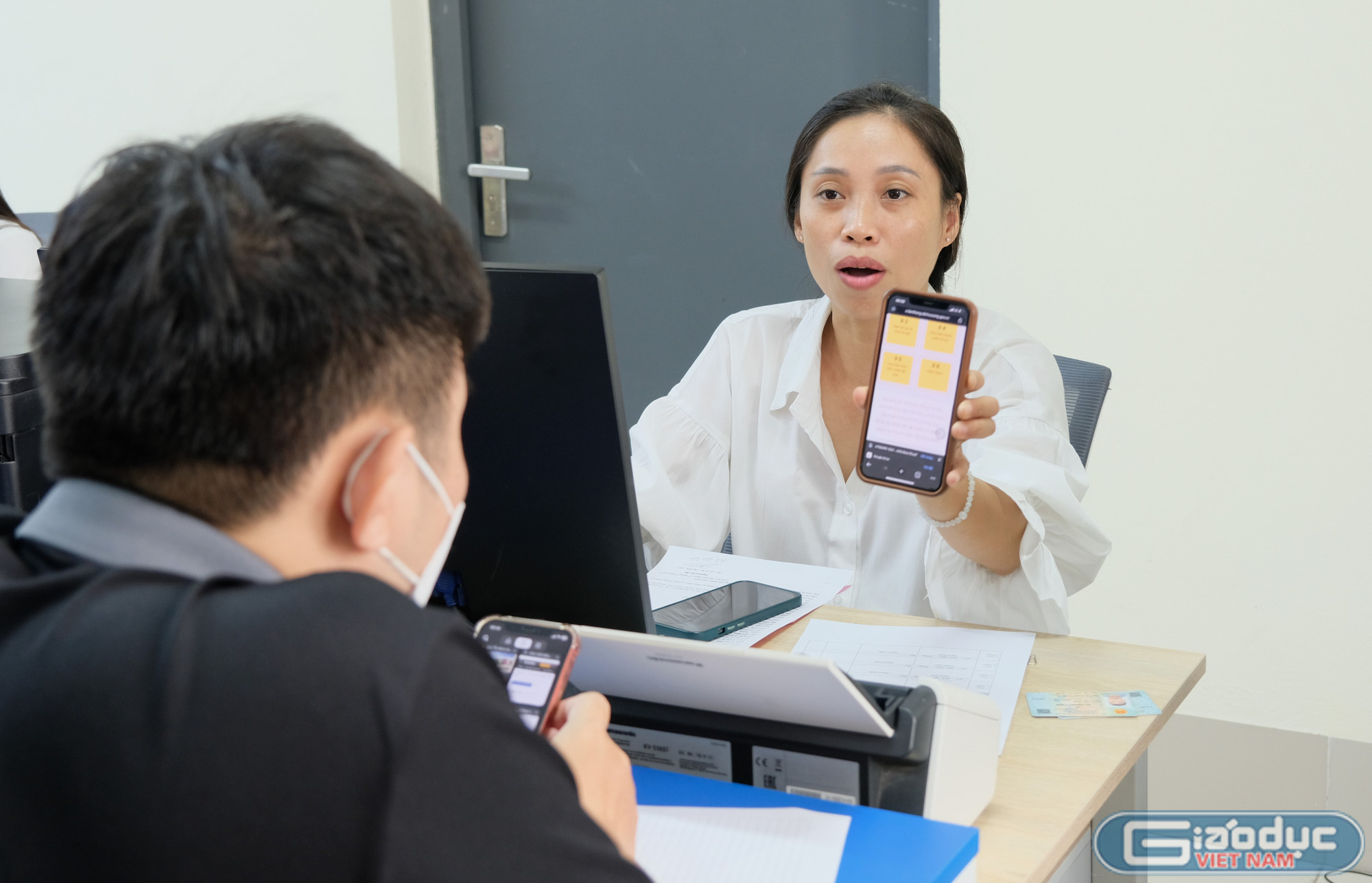 Chị Nguyễn Thị Dung - công chức phụ trách lĩnh vực tư pháp, hộ tịch. gdvn-c-dung.jpg