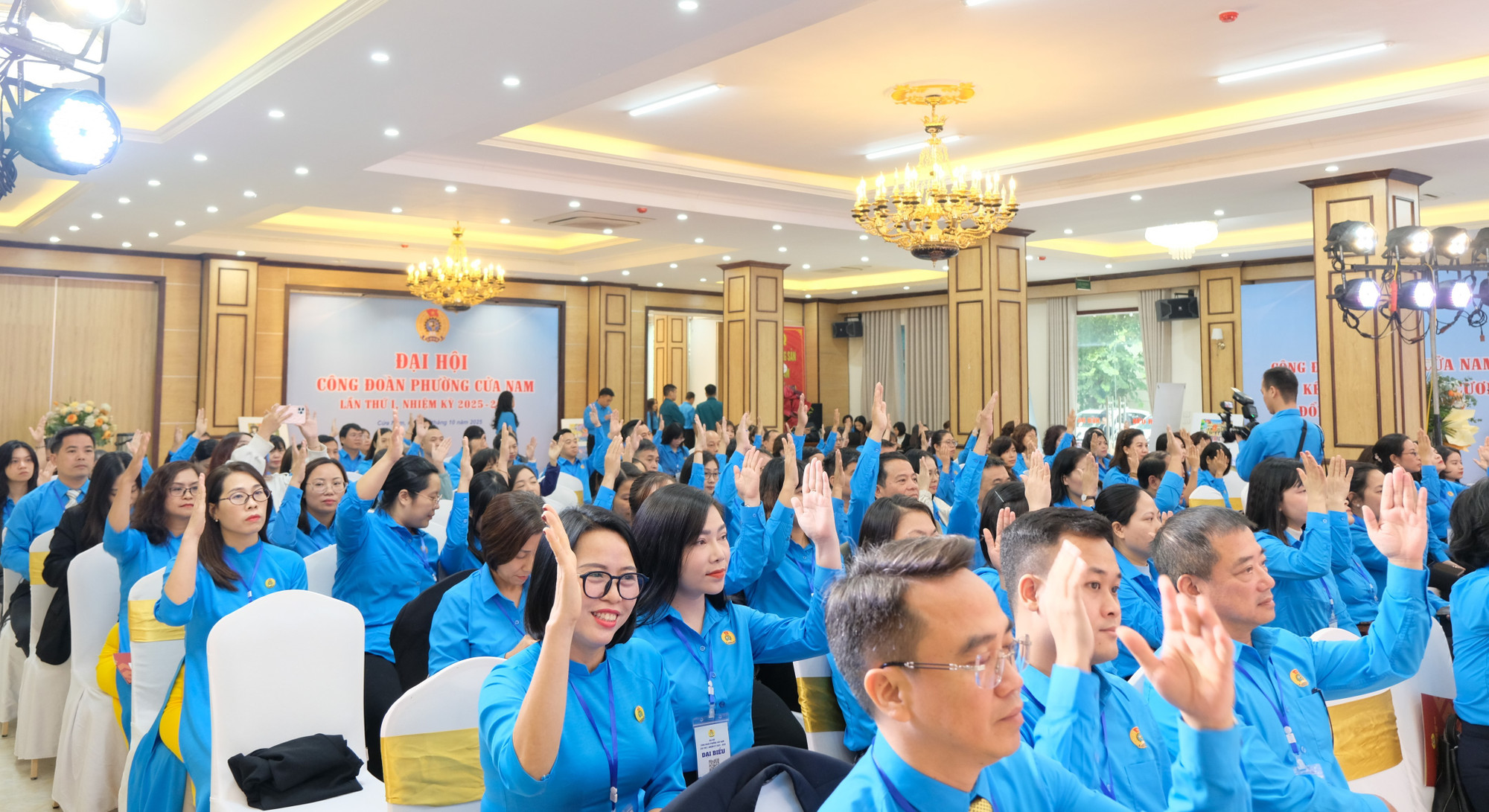 Sau một ngày làm việc trên tinh thần khẩn trương, nghiêm túc, Đại hội Công đoàn Phường Cửa Nam lần thứ I, nhiệm kỳ 2025 - 2030 thành công tốt đẹp. dscf1168.jpg