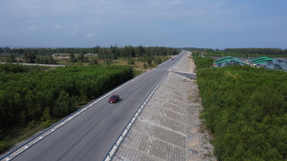 Một số đoạn trên tuyến đường ven biển đoạn qua tỉnh Nghệ An cơ bản đã hoàn thiện và phép phương tiện lưu thông GDVN_11.jpg