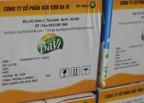 Sản phẩm sữa tươi Ba Vì của Công ty CP sữa Ba Vì bị Đoàn Thanh tra Liên ngành TP. Hà Nội kiểm tra, xử lý vì vi phạm nhãn mác