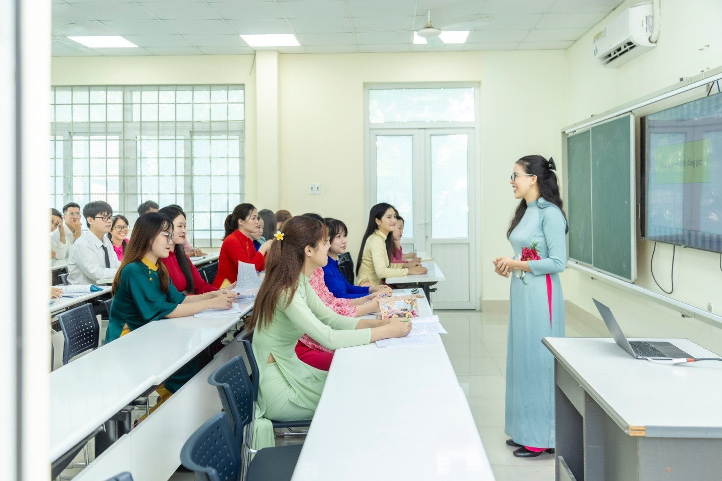 Một giờ lên lớp của giảng viên, sinh viên Trường Đại học Sư phạm – Đại học Đà Nẵng. Ảnh: UED