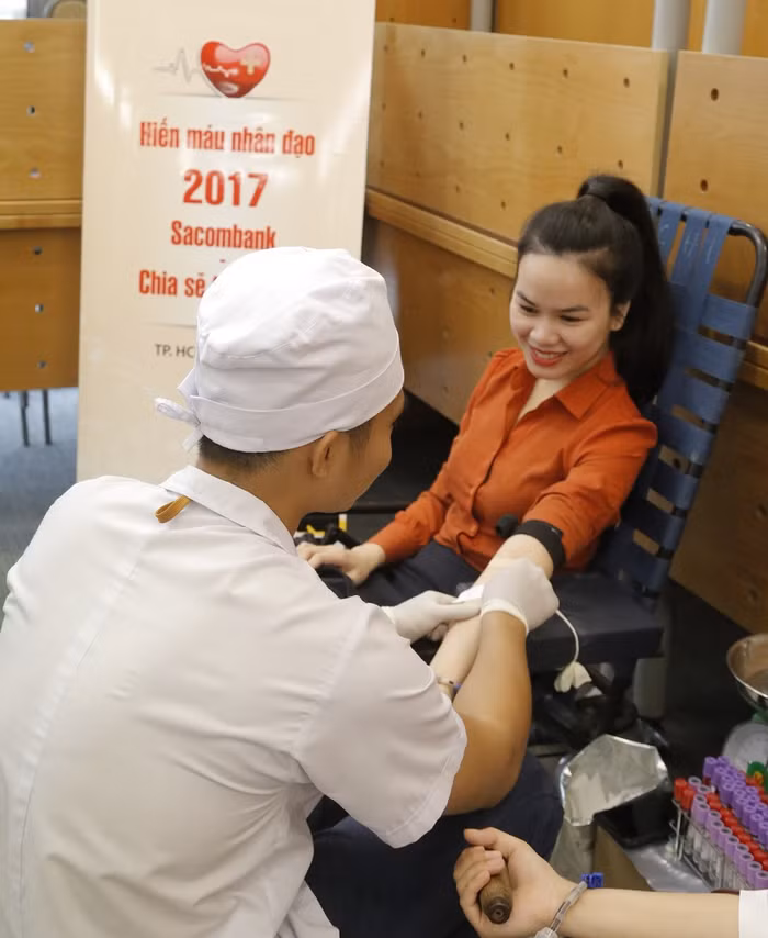 Sacombank hưởng ứng “Hành trình đỏ” do Ban chỉ đạo Quốc gia vận động hiến máu tình nguyện Việt Nam triển khai. Sacombank hưởng ứng “Hành trình đỏ” do Ban chỉ đạo Quốc gia vận động hiến máu tình nguyện Việt Nam triển khai.