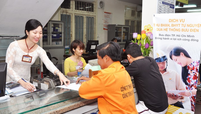 Nỗ lực rút ngắn thời gian hoàn thành nhiệm vụ thu Bảo hiểm xã hội, Bảo hiểm y tế. ảnh: vnpost. Nỗ lực rút ngắn thời gian hoàn thành nhiệm vụ thu Bảo hiểm xã hội, Bảo hiểm y tế. ảnh: vnpost.