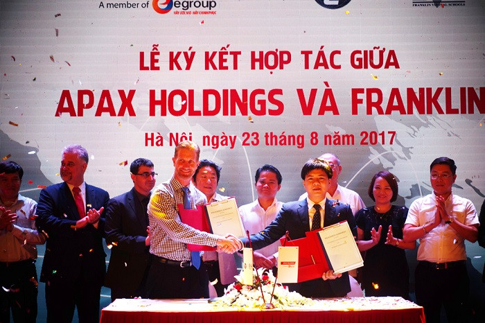 Ông Nguyễn Ngọc Thuỷ - Chủ tịch Egroup và ông David Hooser – Chủ tịch Tập đoàn Franklin ký kết xây dựng Apax Franklin. ảnh: Eg. Ông Nguyễn Ngọc Thuỷ - Chủ tịch Egroup và ông David Hooser – Chủ tịch Tập đoàn Franklin ký kết xây dựng Apax Franklin. ảnh: Eg.