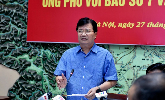 Phó Thủ tướng Trịnh Đình Dũng chủ trì họp khẩn ứng phó với bão số 7. ảnh: VGP. Phó Thủ tướng Trịnh Đình Dũng chủ trì họp khẩn ứng phó với bão số 7. ảnh: VGP.