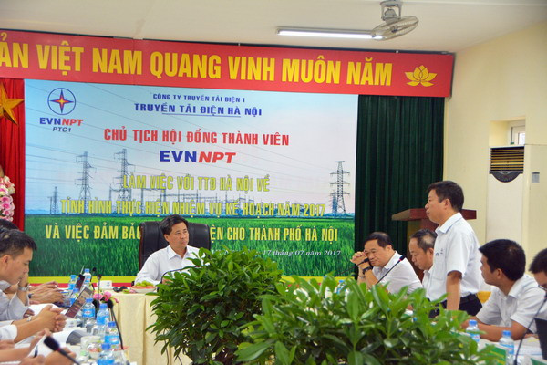 Ông Đặng Phan Tường: "Nhiệm vụ cung cấp điện cho Hà Nội và 5 tỉnh lân cận là hết sức quan trọng". ảnh: evnnpt. Ông Đặng Phan Tường: "Nhiệm vụ cung cấp điện cho Hà Nội và 5 tỉnh lân cận là hết sức quan trọng". ảnh: evnnpt.