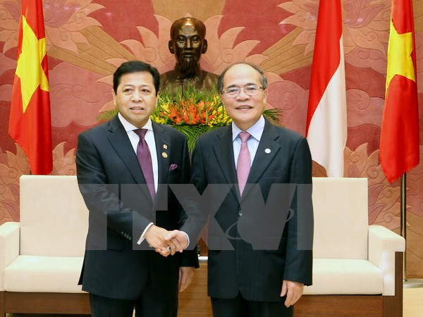 Chủ tịch Quốc hội Nguyễn Sinh Hùng tiếp Ngài Setya Novanto, Chủ tịch Hạ viện Indonesia. ảnh: TTXVN. Chủ tịch Quốc hội Nguyễn Sinh Hùng tiếp Ngài Setya Novanto, Chủ tịch Hạ viện Indonesia. ảnh: TTXVN.