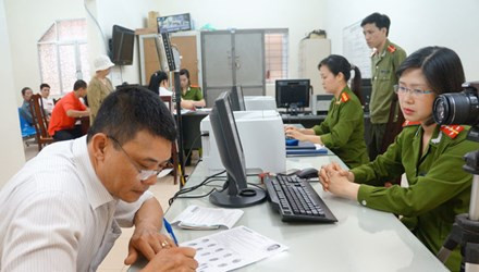 Ngành công an đang tiếp tục tăng cường cán bộ có năng lực, phẩm chất đạo đức tốt. ảnh minh họa: Tien phong. Ngành công an đang tiếp tục tăng cường cán bộ có năng lực, phẩm chất đạo đức tốt. ảnh minh họa: Tien phong.