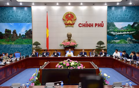 Tại buổi làm việc sáng nay, Thủ tướng Nguyễn Tấn Dũng chỉ rõ: "Chúng ta giờ đang đứng chót ở ASEAN-6, có cái còn thấp hơn Lào, Campuchia, Myanmar thì làm sao đất nước mình, dân tộc mình chấp nhận được". ảnh: vgp.