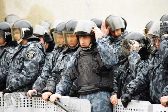 Ngoài ra, Berkut còn có nhiệm vụ giải phóng con tin, bảo vệ nhân chứng....