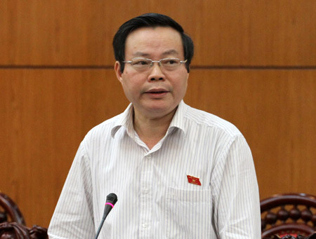 Ông Phùng Quốc Hiển - Chủ nhiệm Ủy ban Tài chính Ngân sách. Ông Phùng Quốc Hiển - Chủ nhiệm Ủy ban Tài chính Ngân sách.