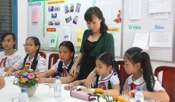 Tìm đâu ra thầy cô tiểu học toàn năng hơn cả máy móc? ảnh 2 Tìm đâu ra thầy cô tiểu học toàn năng hơn cả máy móc? ảnh 2