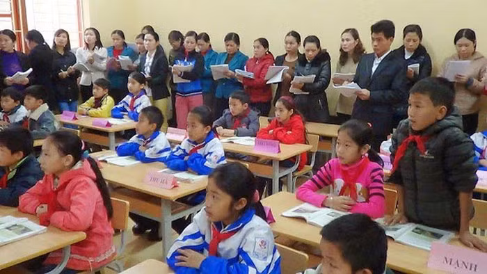 Công tác dự giờ nhiều lúc trở thành áp lực cho cả người dạy và người dự (Ảnh minh họa: moet.gov.vn)