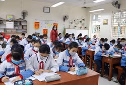 Sĩ số học sinh của nhiều trường đang quá tải nên rất khó bố trí dưới 20 em/ lớp (Ảnh minh họa: Lã Tiến)