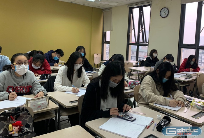 Tinh giản bớt kiến thức trong các kỳ thi cũng là cách giảm áp lực cho học trò (Ảnh minh họa: Thùy Linh) Tinh giản bớt kiến thức trong các kỳ thi cũng là cách giảm áp lực cho học trò (Ảnh minh họa: Thùy Linh)