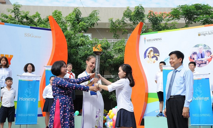 Lễ thắp đuốc truyền lửa của Wellsprings luôn là một nghi thức thiêng liêng được đón chờ.