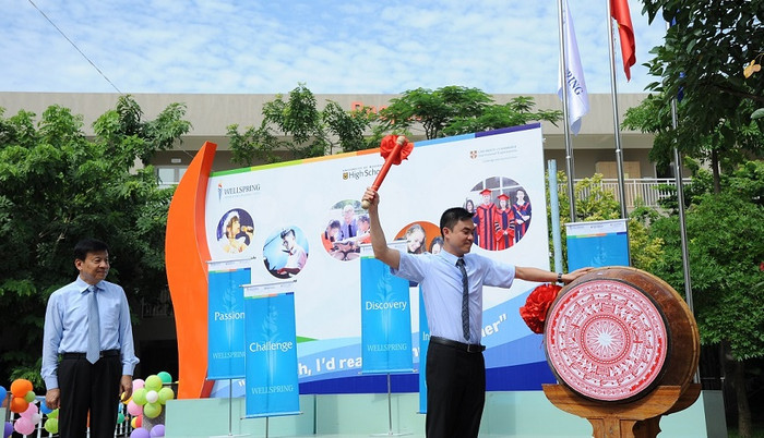 Tiếng trống trường rộn rã chào năm học mới.