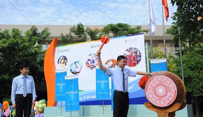 Tiếng trống trường rộn rã chào năm học mới.