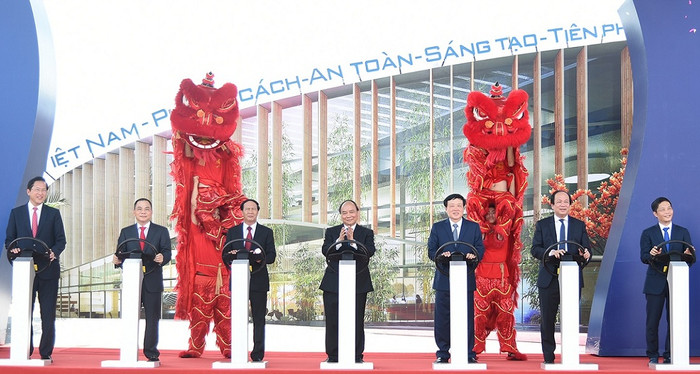 Vinfast đặt mục tiêu trở thành nhà sản xuất ô tô hàng đầu Đông Nam Á. Vinfast đặt mục tiêu trở thành nhà sản xuất ô tô hàng đầu Đông Nam Á.