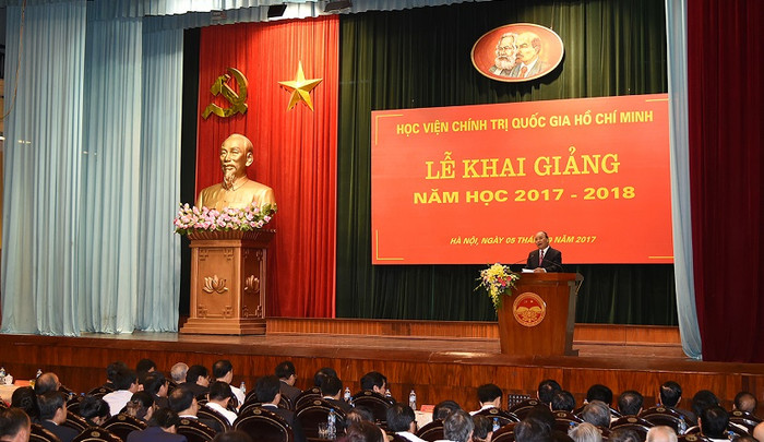 Thủ tướng yêu cầu trong công tác đào tạo cần đặc biệt chú trọng yêu cầu rèn luyện về lập trường tư tưởng chính trị, đạo đức, tác phong, lối sống. ảnh: vgp. Thủ tướng yêu cầu trong công tác đào tạo cần đặc biệt chú trọng yêu cầu rèn luyện về lập trường tư tưởng chính trị, đạo đức, tác phong, lối sống. ảnh: vgp.