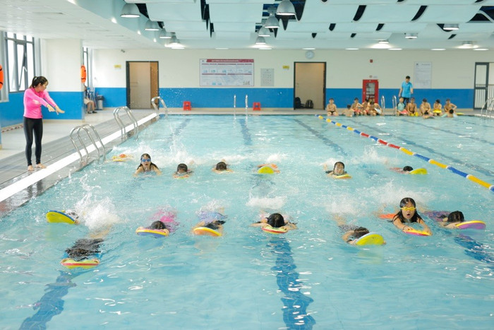 VinSchool cho biết, dù đang phát triển rất tốt nhưng vẫn quyết định tăng học phí và đầu tư tiếp nhằm thoát “bẫy trung bình” về chất lượng giáo dục. VinSchool cho biết, dù đang phát triển rất tốt nhưng vẫn quyết định tăng học phí và đầu tư tiếp nhằm thoát “bẫy trung bình” về chất lượng giáo dục.