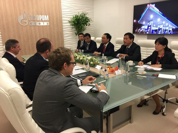 Lãnh đạo Petrovietnam làm việc với Lãnh đạo Gazprom Neft. Lãnh đạo Petrovietnam làm việc với Lãnh đạo Gazprom Neft.