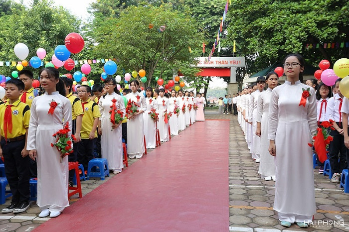 Niềm vui rạng ngời trên gương mặt của những nữ sinh khi đón chào năm học mới. ảnh: Hải Phong. Niềm vui rạng ngời trên gương mặt của những nữ sinh khi đón chào năm học mới. ảnh: Hải Phong.
