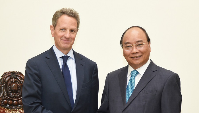 Thủ tướng Nguyễn Xuân Phúc tiếp ông Timothy Geithner, cựu Bộ trưởng Tài chính Hoa Kỳ, Chủ tịch Tập đoàn tài chính Warburg Pincus. ảnh: vgp. Thủ tướng Nguyễn Xuân Phúc tiếp ông Timothy Geithner, cựu Bộ trưởng Tài chính Hoa Kỳ, Chủ tịch Tập đoàn tài chính Warburg Pincus. ảnh: vgp.