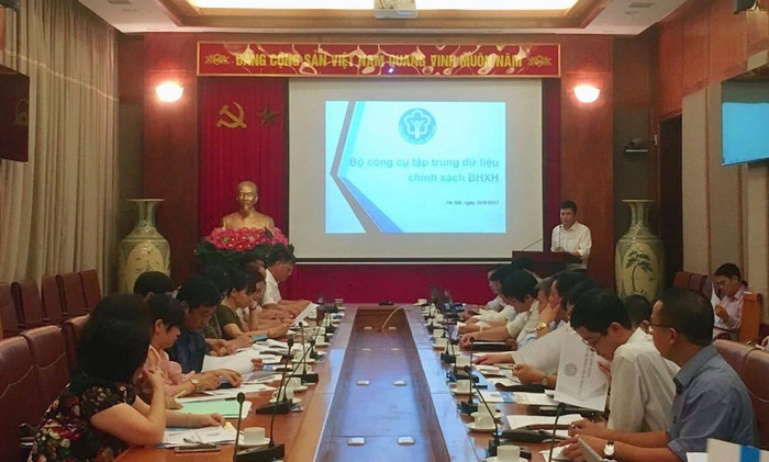 Liên thông dữ liệu giải quyết chế độ Bảo hiểm thất nghiệp là bước tiến lớn của ngành Bảo hiểm xã hội trong quản lý tập trung cơ sở dữ liệu. Liên thông dữ liệu giải quyết chế độ Bảo hiểm thất nghiệp là bước tiến lớn của ngành Bảo hiểm xã hội trong quản lý tập trung cơ sở dữ liệu.