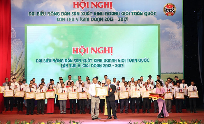 Vinh danh 63 nông dân Việt Nam xuất sắc năm 2017 ảnh 3 Vinh danh 63 nông dân Việt Nam xuất sắc năm 2017 ảnh 3